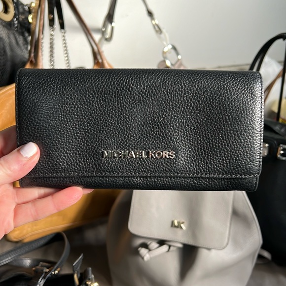 Michael Kors, leather wallet - Picture 1 of 7